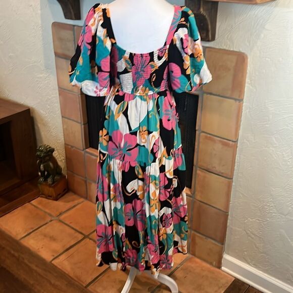 Entro Maui Floral Balloon Sleeve Tiered Midi Dress, size M - Picture 6 of 12